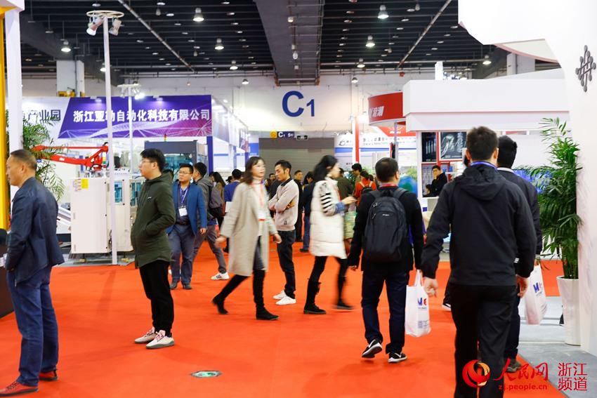 本屆展會(huì)增設(shè)數(shù)字經(jīng)濟(jì)和工廠智能化主題，主打數(shù)字經(jīng)濟(jì)與工廠智能化，嵌入5G信息時(shí)代。祝舒銘 攝