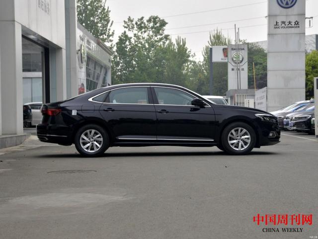 大眾帕薩特降至14.5W！品質(zhì)比肩奧迪A4L，還在考慮選本田雅閣