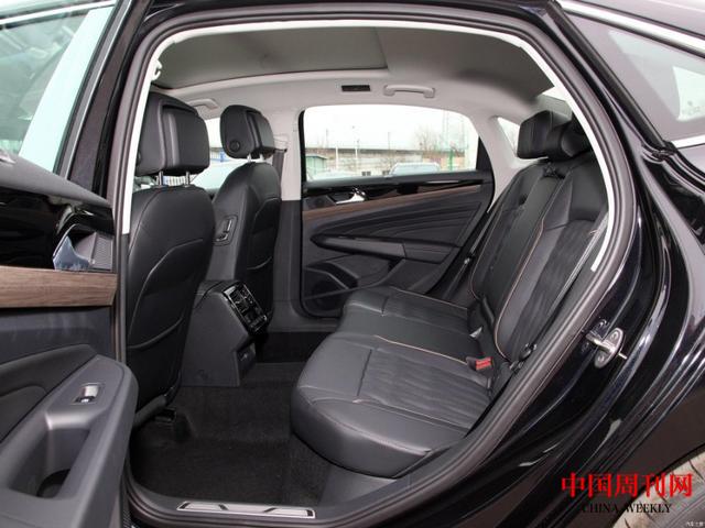 大眾帕薩特降至14.5W！品質(zhì)比肩奧迪A4L，還在考慮選本田雅閣