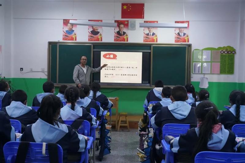 治多教師用堅(jiān)守精神扎根基層，點(diǎn)亮教育的希望明燈