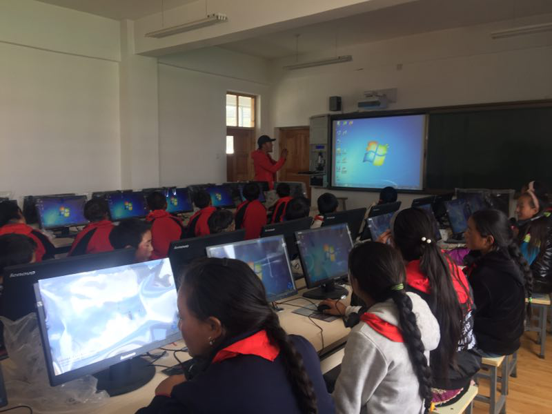 治多教師用堅(jiān)守精神扎根基層，點(diǎn)亮教育的希望明燈