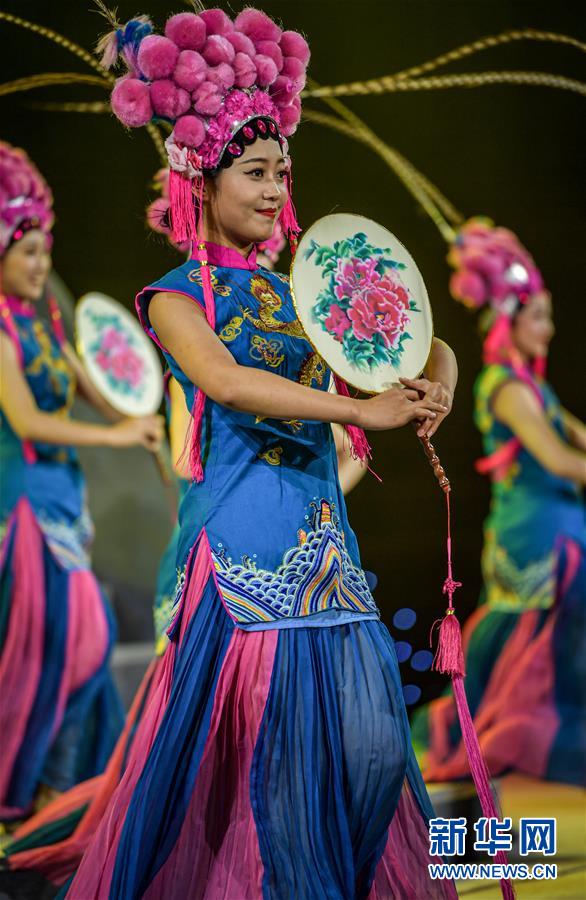 (文化)(7)第六屆中國詩歌節(jié)在成都開幕