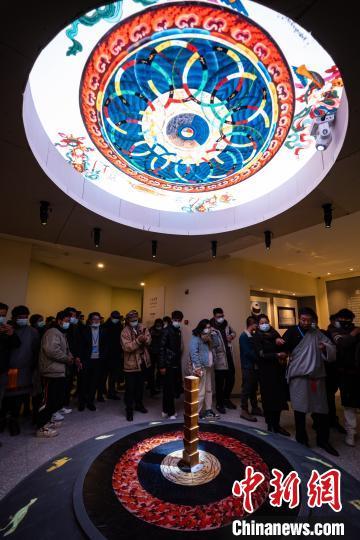 圖為天文歷算觀測儀。　何蓬磊 攝