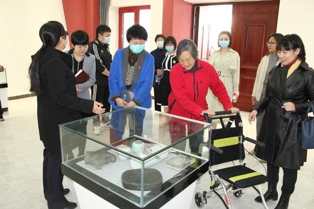 北京市佟麟閣學校開展“緬懷先烈 致敬英雄”主題活動