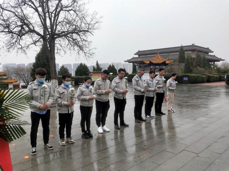 點擊圖片翻到下一頁>> 中建二局山西分公司:重溫“革命史” 發(fā)展譜新篇