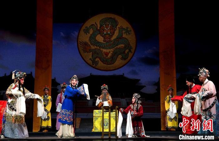 長(zhǎng)三角戲曲博物館在江蘇鹽城“聚首” 九劇種同臺(tái)獻(xiàn)藝 長(zhǎng)三角戲曲博物館在江蘇鹽城“聚首” 九劇種同臺(tái)獻(xiàn)藝