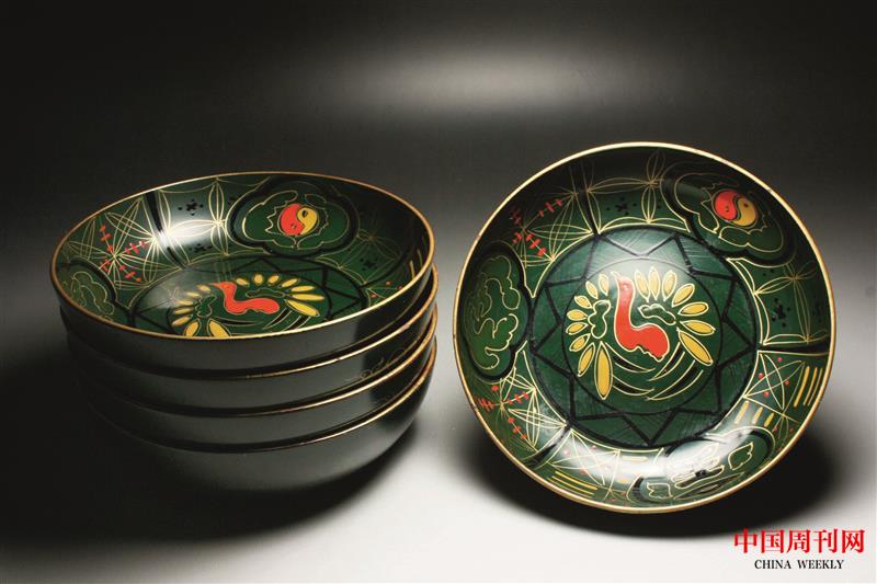 漆器盤子.jpg 漆器盤子.jpg