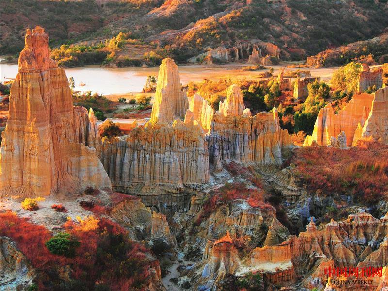 五彩元謀土林.jpg 五彩元謀土林.jpg