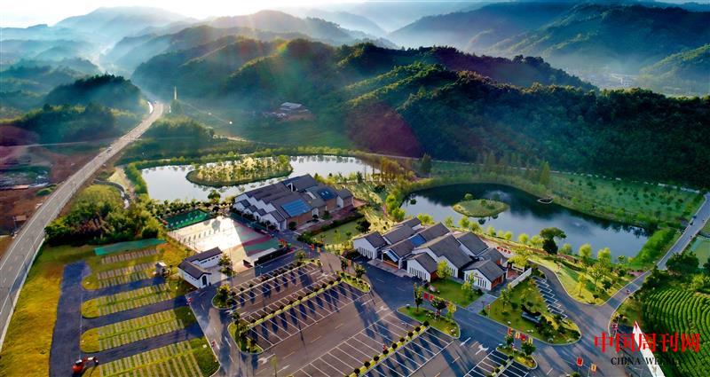 稿20-魯家村清晨航拍圖.jpg 稿20-魯家村清晨航拍圖.jpg