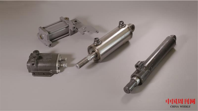 油缸組件.jpg 油缸組件.jpg