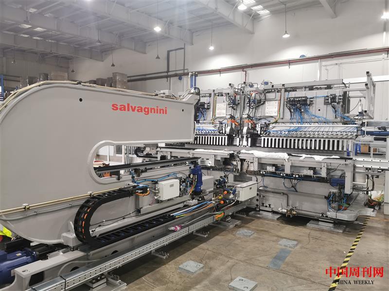 Salvagnini自動折彎1.jpg Salvagnini自動折彎1.jpg