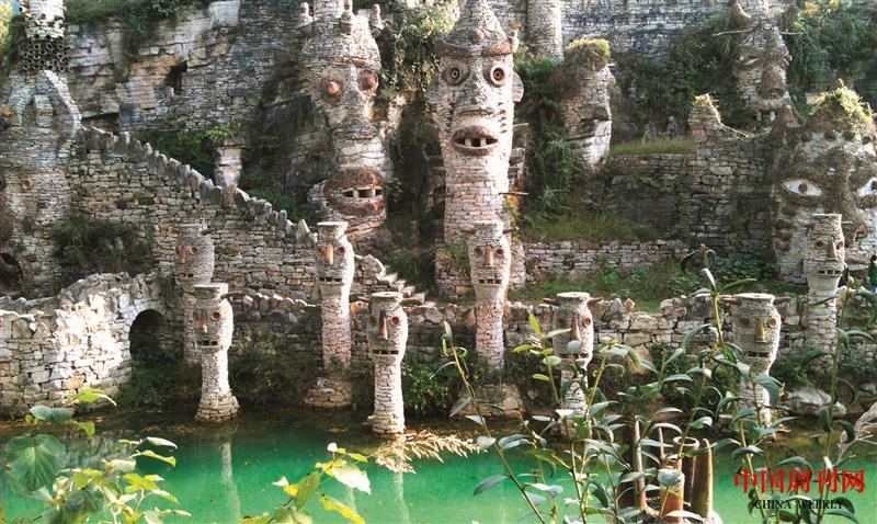 夜郎谷無處不在的人頭像.jpg 夜郎谷無處不在的人頭像.jpg