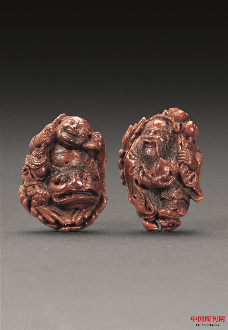 清中期 核雕東方朔偷桃、劉海戲金蟾墜.jpg