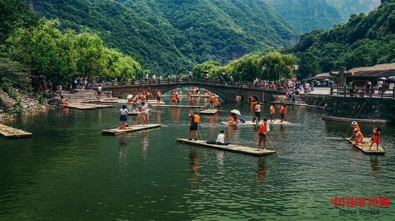 攝圖網(wǎng)_501596945_云臺(tái)山竹排景色(企業(yè)商用).jpg