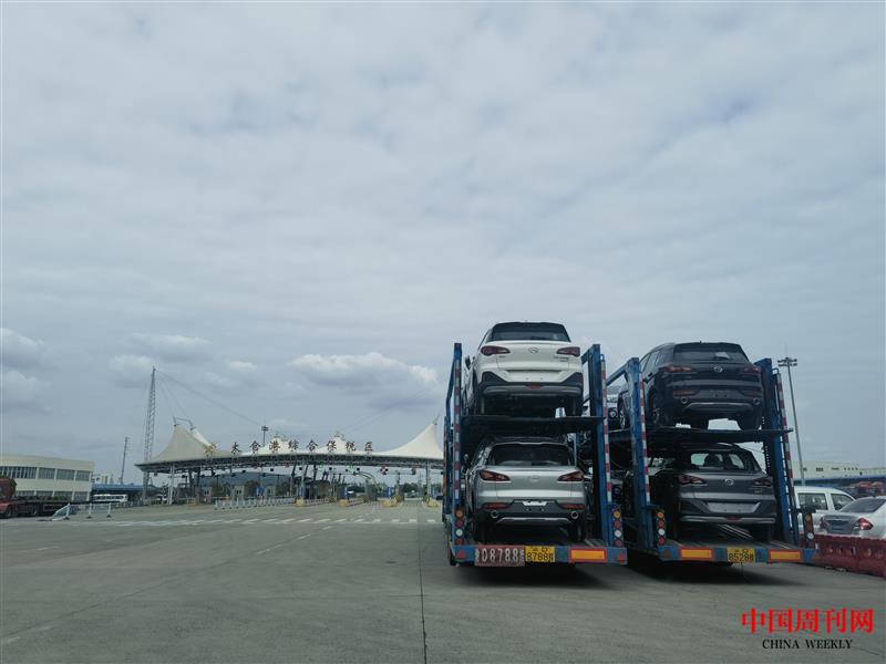 訊唐打通太倉(cāng)港“區(qū)港聯(lián)動(dòng)”整車(chē)出口業(yè)務(wù)新模式.jpg