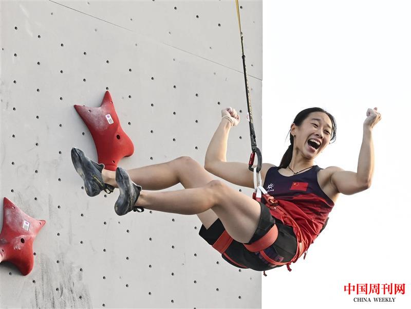在女子攀巖速度賽決賽中，中國選手周婭菲以6秒54的成績奪得冠軍2.jpeg