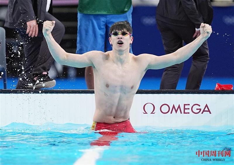 在男子100米自由泳大戰(zhàn)中，19歲的潘展樂將新的世界紀錄定格在46秒40.jpeg